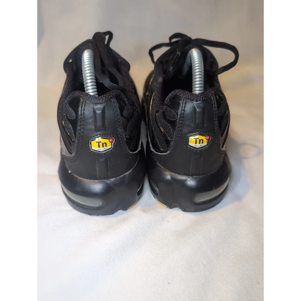 Nike Air Max Plus Triple Black Sneakers, Size 7Y/ Women's 8.5 CD0609-001